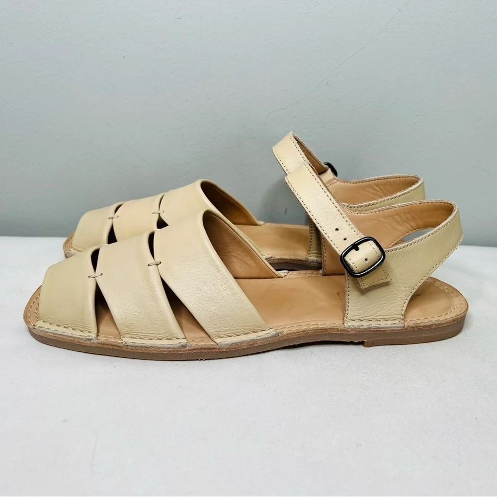 NWOT Hereu Morella Flat Sandals in Beige